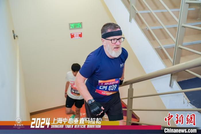 2024全球最高垂直马拉松赛场的胜利者们在上海揭