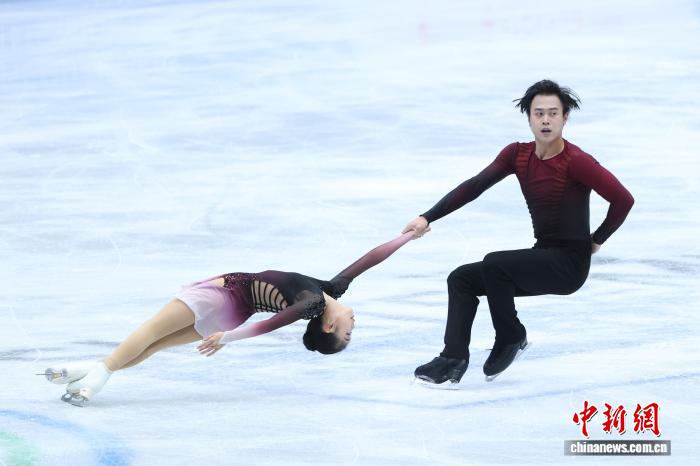 北京国际滑联花样滑冰资格赛在国家体育馆拉开