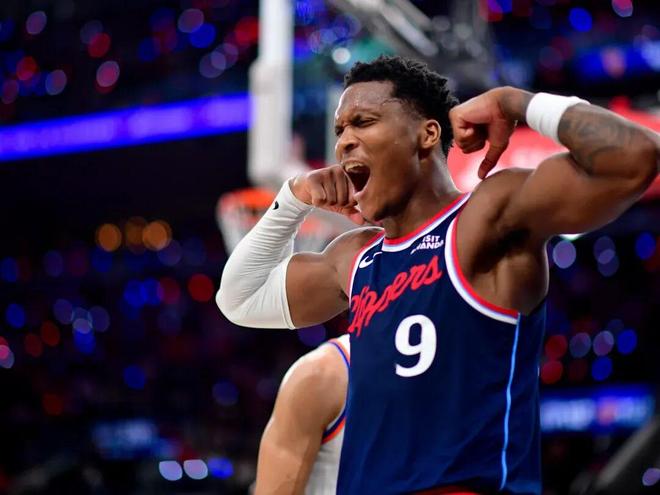 伦纳德连续44场20+创纪录 马瑟林爆发助快船北伐