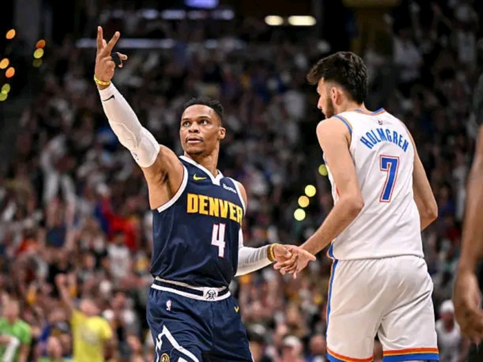 国王爆冷击败快船 威少三双成关键先生