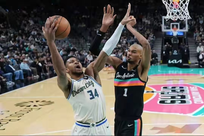 字母哥拒绝雄鹿休战建议坚持带伤出战