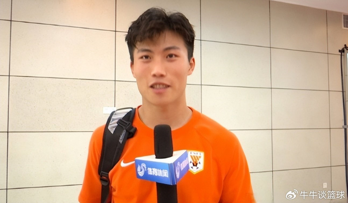 申花启用金顺凯顶替蒋圣龙 天津德比战前引热议