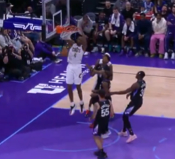 莫布利暴扣点燃骑士进攻高潮 次节狂轰13-4领先爵