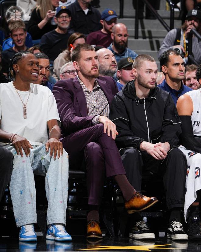 掘金残阵力克雷霆终结7连胜创11连胜纪录