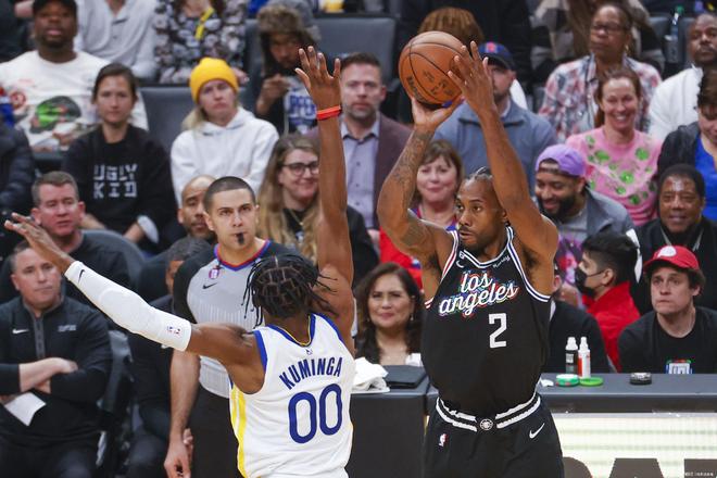 勇士逆转快船晋级下轮 桑托斯爆发成奇兵