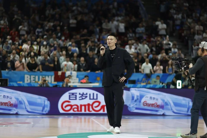 北京男篮传奇朱彦西告别赛场 20年坚守书写首钢