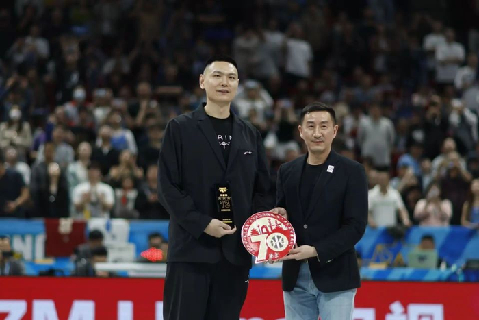 北京男篮传奇朱彦西告别赛场 20年坚守书写首钢